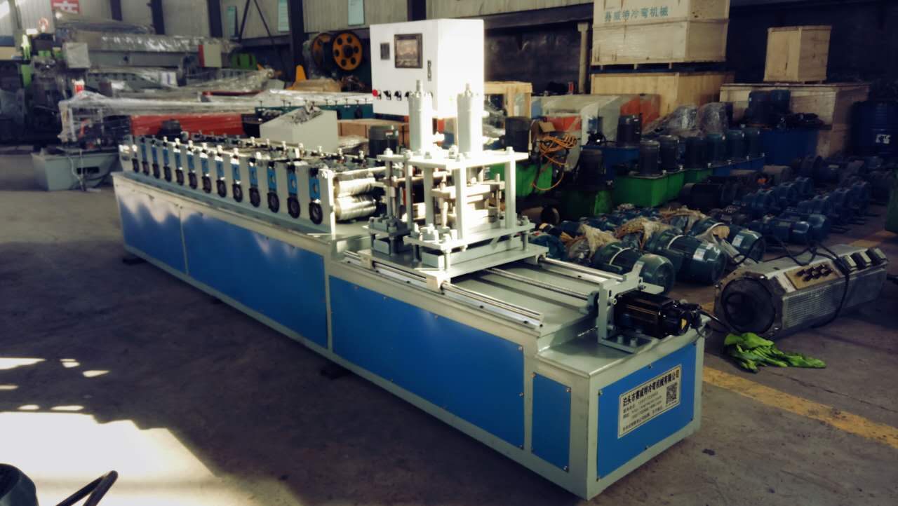 高速警示牌自動(dòng)成型設(shè)備賽威特冷彎?rùn)C(jī)械廠